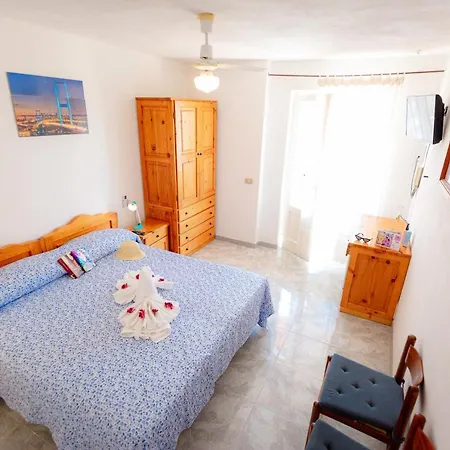 Hotel Casa Adolfo Ischia 2*